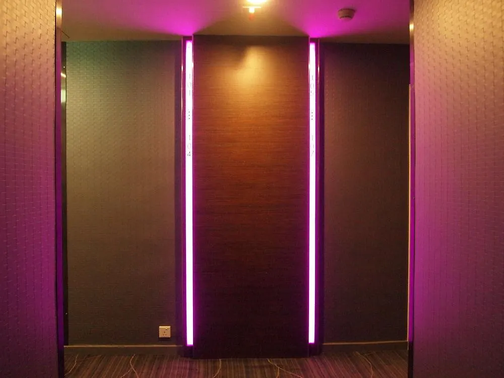Dash Living On Hollywood Hong Kong 3*,