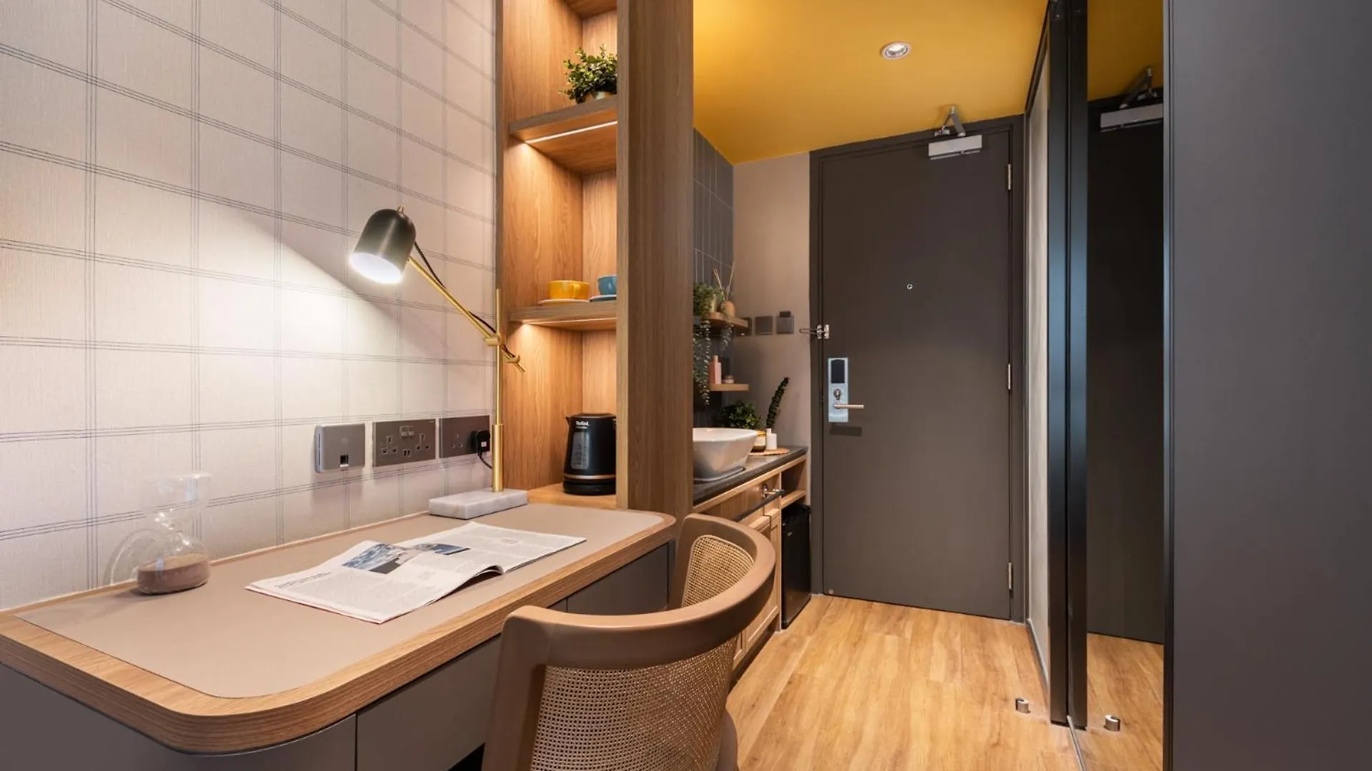 Dash Living On Hollywood Hong Kong 3*,