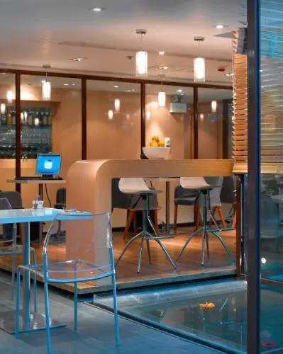 Dash Living On Hollywood Hong Kong 3*,  China