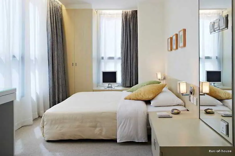 *** Hotel Dash Living On Hollywood Hong Kong China